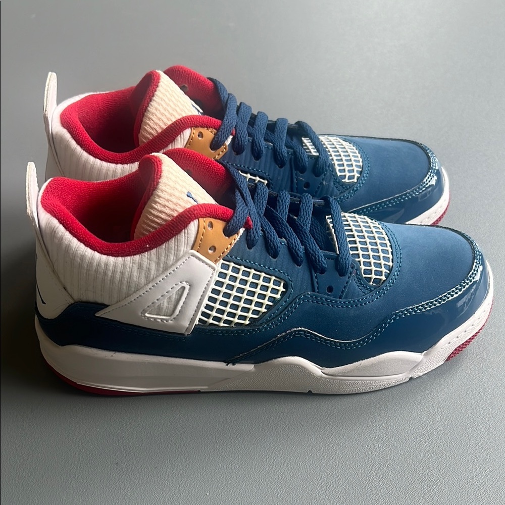 Jordan 4 Messy Room Sneaker size 2Y. Never worn!!!!!! - Picture 4 of 8